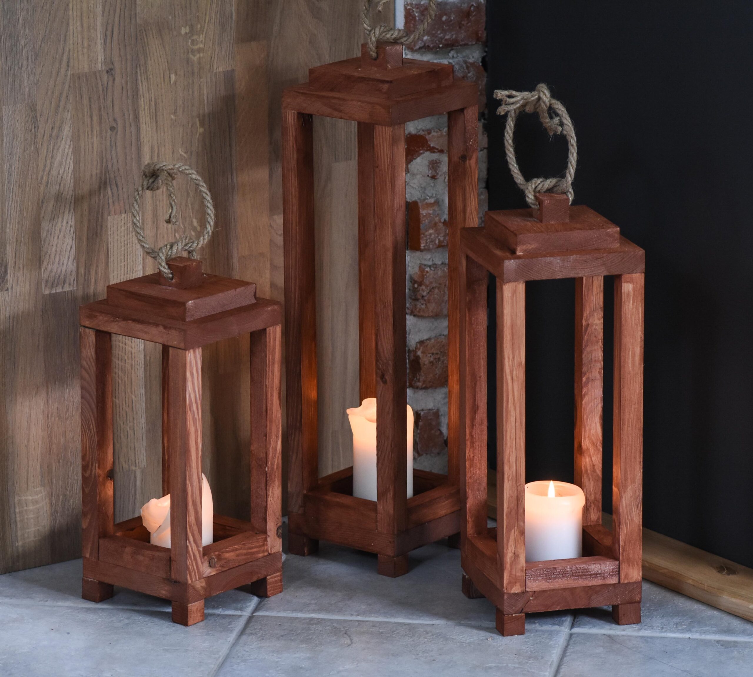 Drewniane latarnie – brązowe