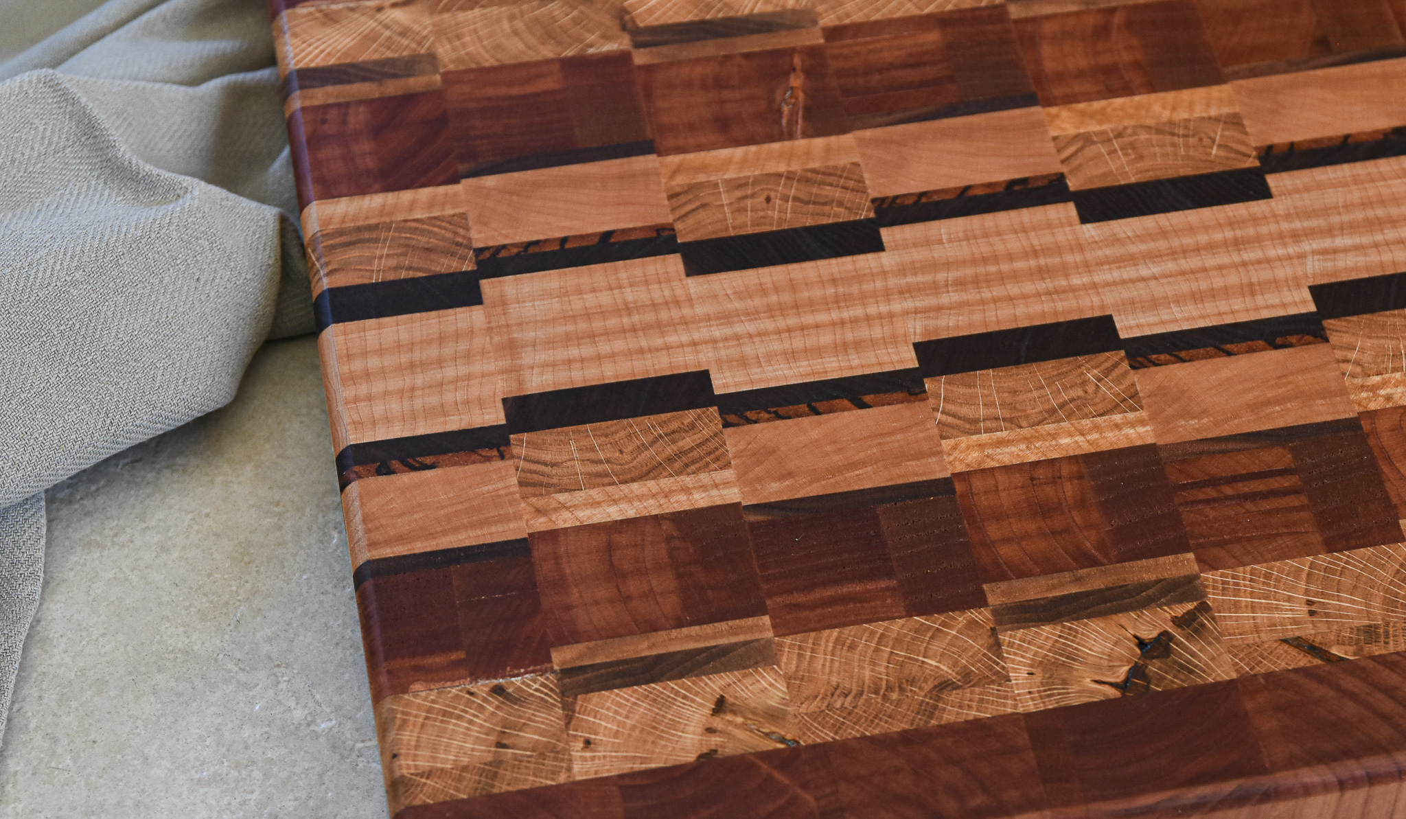 Deska do Krojenia typu End Grain E1- Drewno Mix Czereśnia-Dąb-Orzech-Jesion-Zebrano