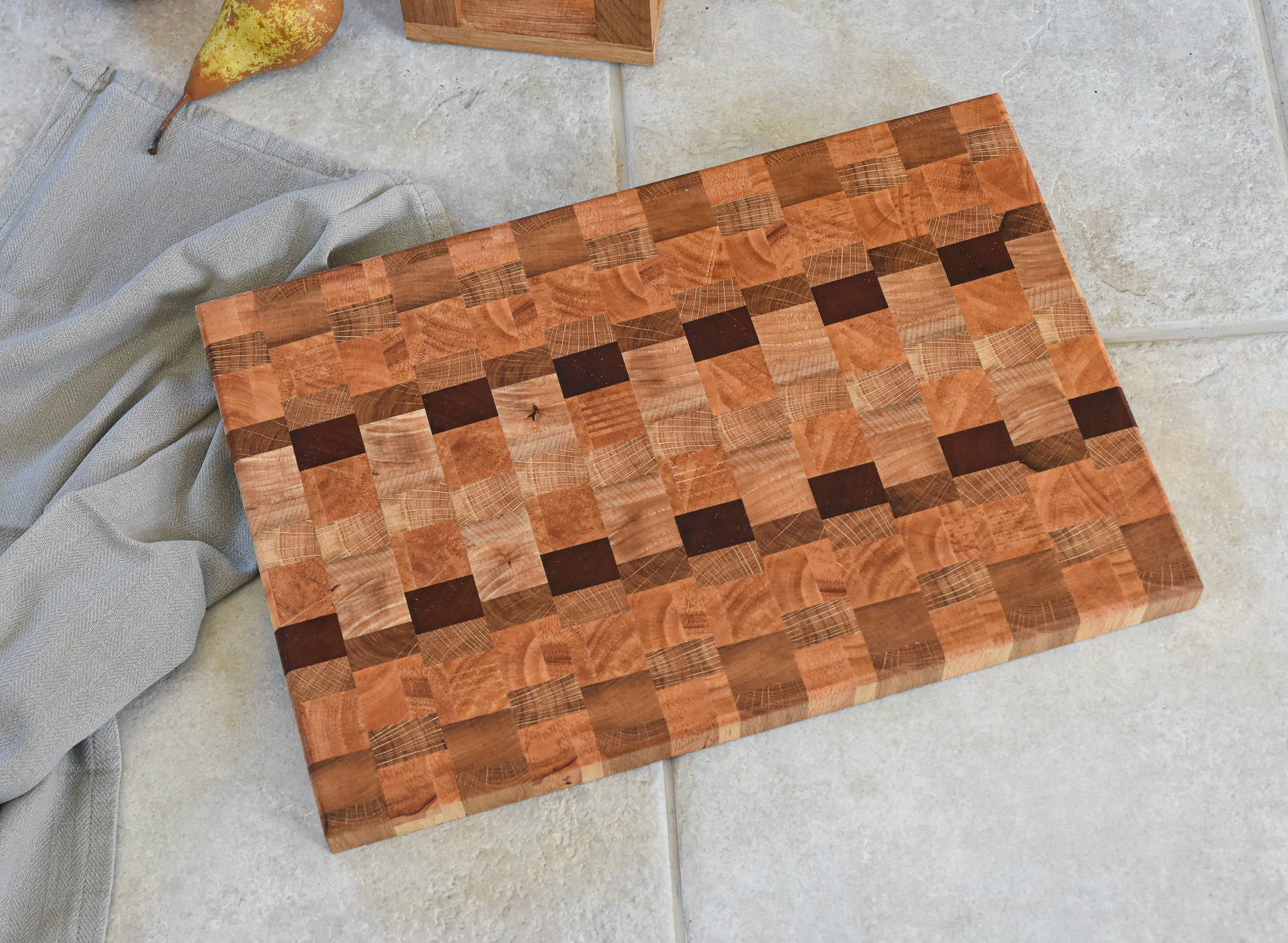 Deska do Krojenia typu End Grain E7 – Drewno Mix Czereśnia-Dąb-Orzech