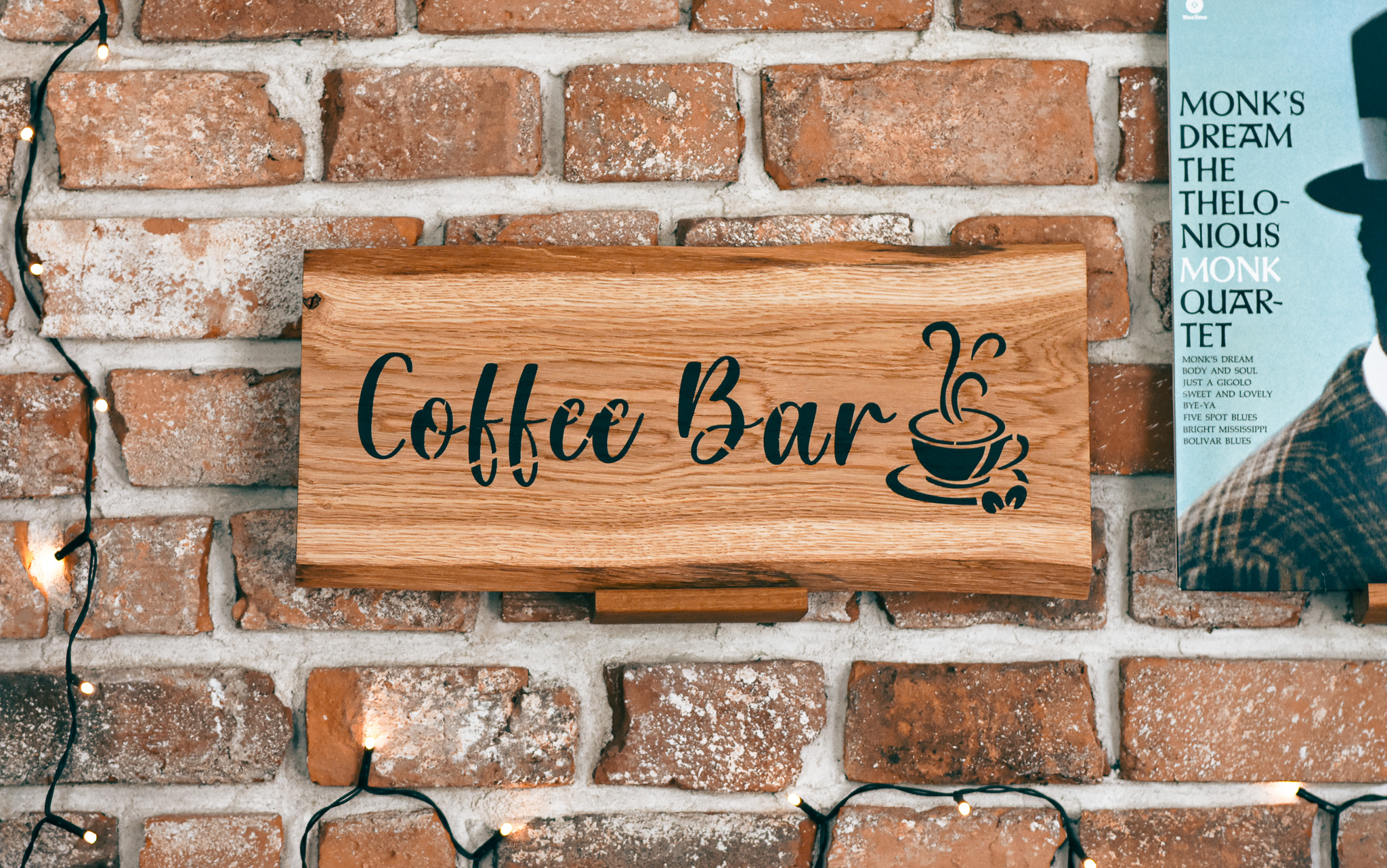 Dębowy rustykalny szyld Coffee Bar